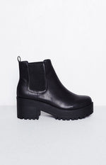 Lipstik Infinity Boots Black Image