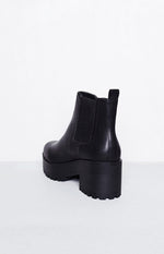 Lipstik Infinity Boots Black Image