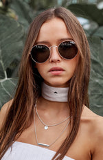 Quay Mod Star Sunglasses Gold Green Image